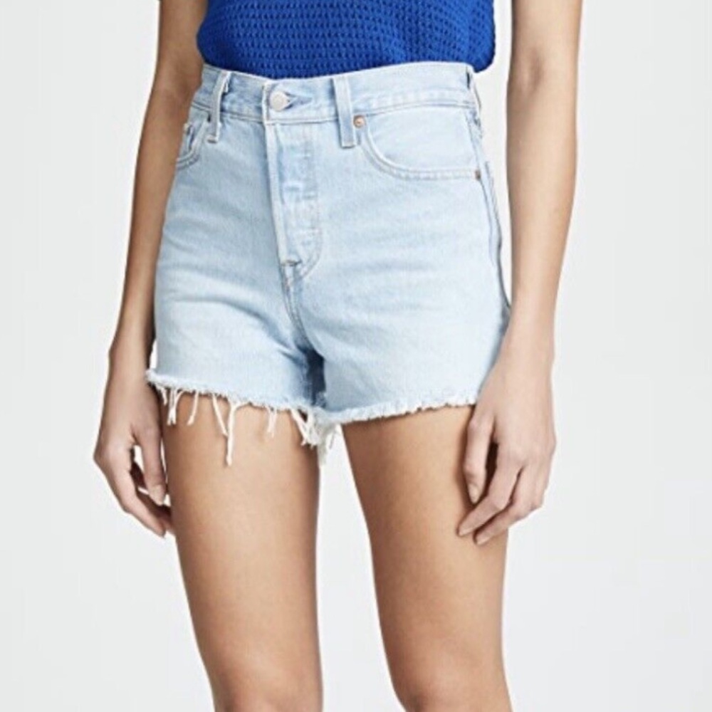 Levi’s Wedgie Short Light Wash
